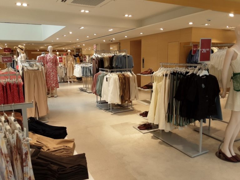 [서울] 에잇세컨즈 가로수길점