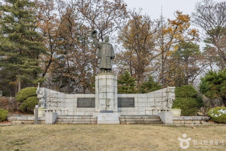 [서울] 고하송진우선생동상