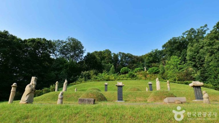 [서울] 류순정·류홍 부자 묘역