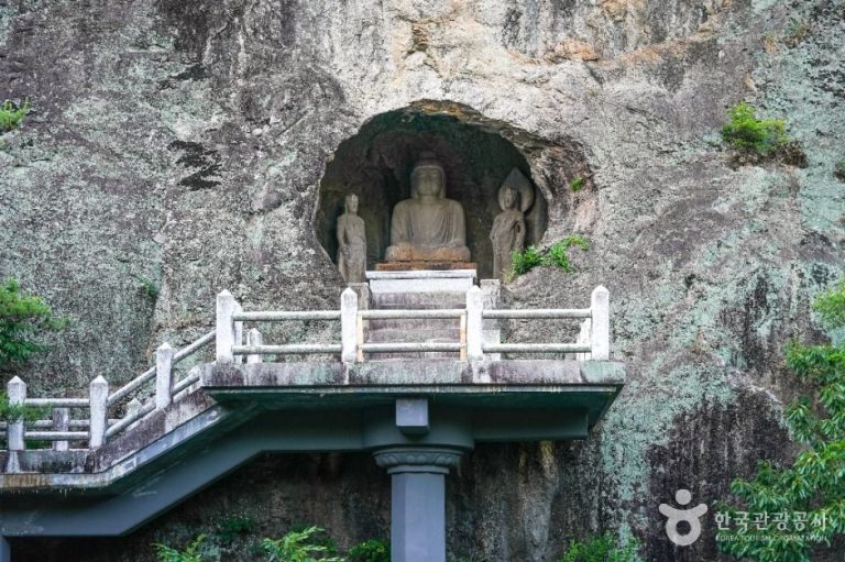 [대구] 군위 아미타여래삼존 석굴