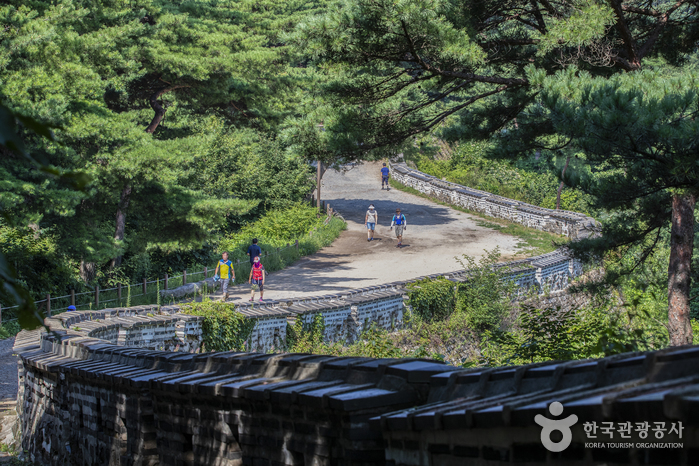 남한산성_돌담길2