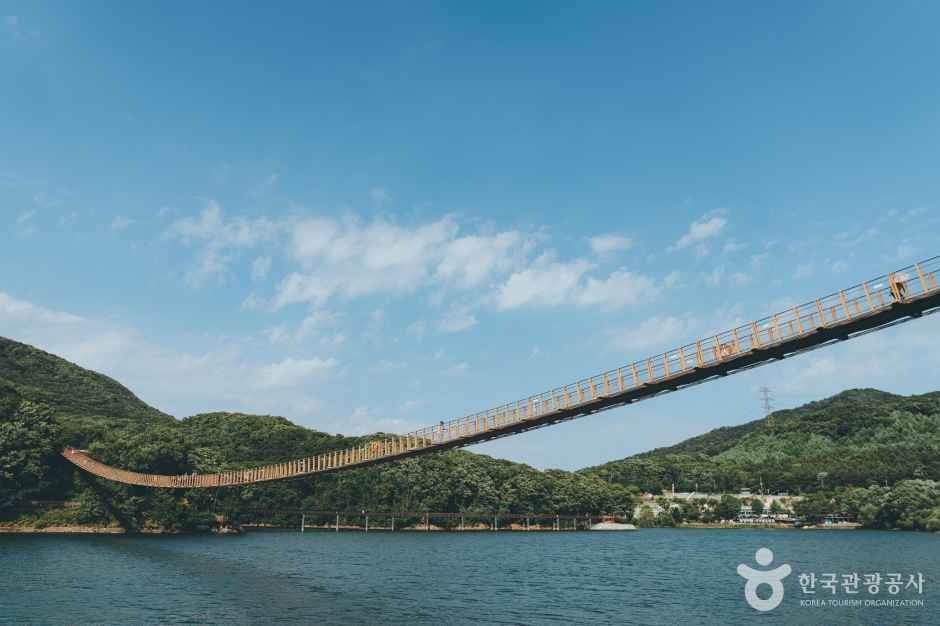 마장호수 출렁다리