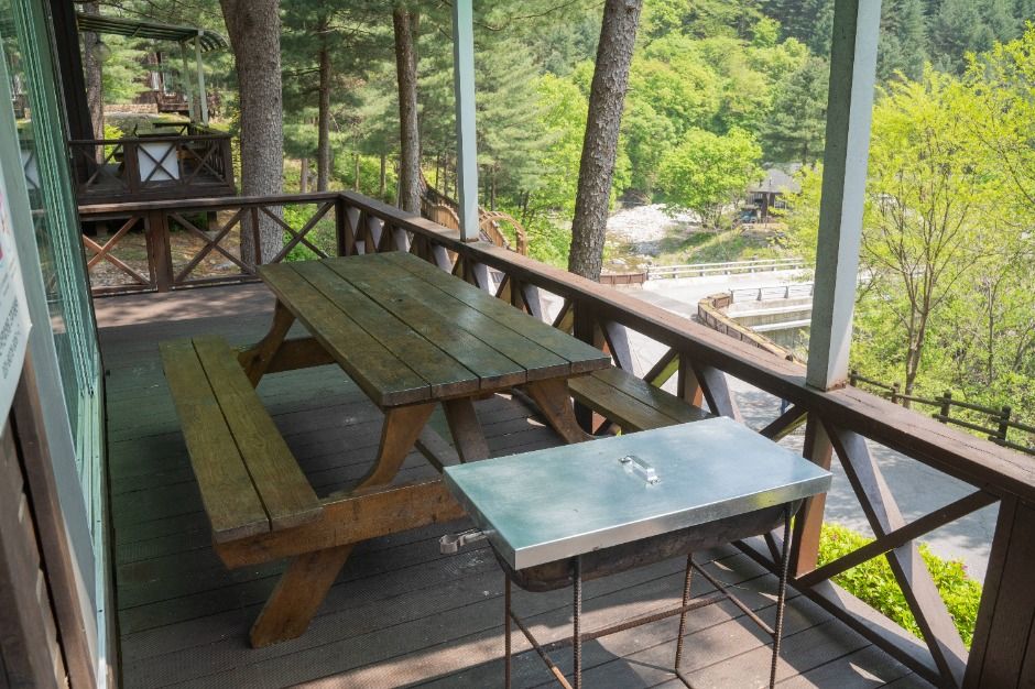 가평_칼봉산자연휴양림_산림휴양관 바비큐장