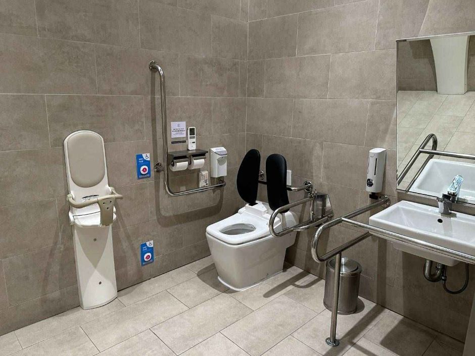 수원타임빌라스_장애인화장실 (1)