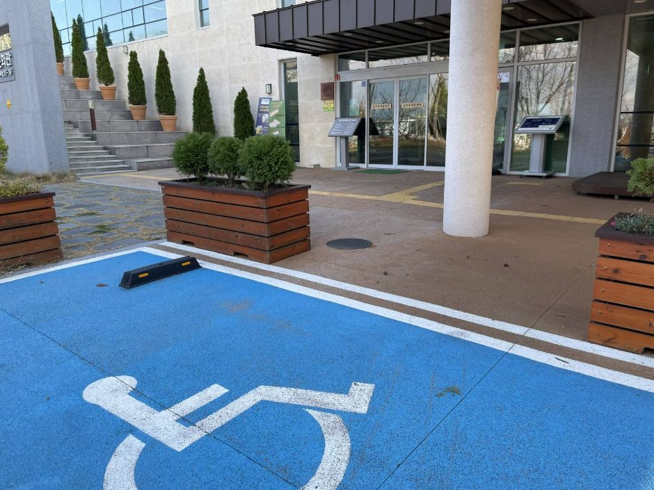 달서목재문화관_장애인 주차장에서 출입문까지 경로