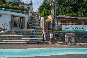 이천동 99계단 벽화마을