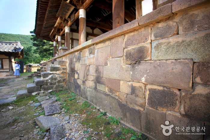 대구_달성_조각보처럼 예쁜 기단, 계단에 새긴 꽃송이… 달성 도동서원_07