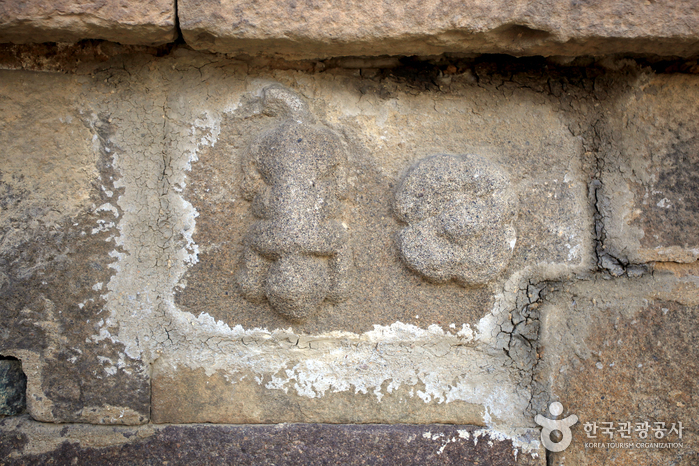 대구_달성_조각보처럼 예쁜 기단, 계단에 새긴 꽃송이… 달성 도동서원_08
