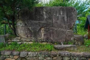 신무동마애불좌상