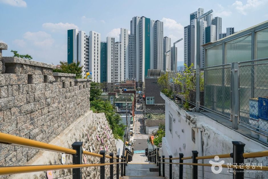 대구_이천동 99계단 벽화마을 (1)