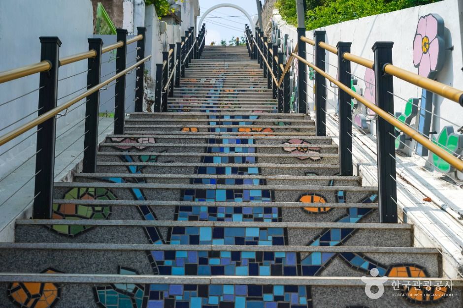 대구_이천동 99계단 벽화마을 (5)
