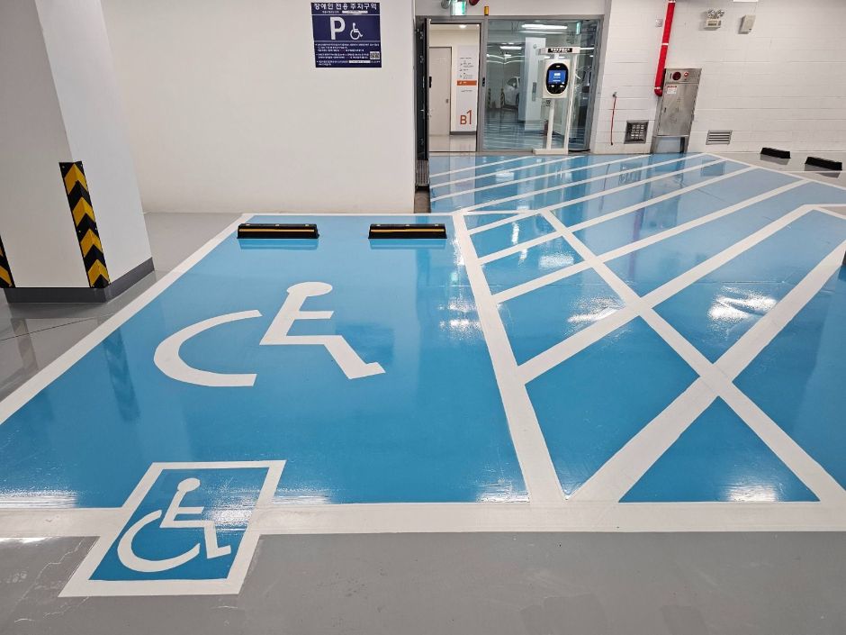 38민주의거기념관_장애인주차장 지하1층 1면