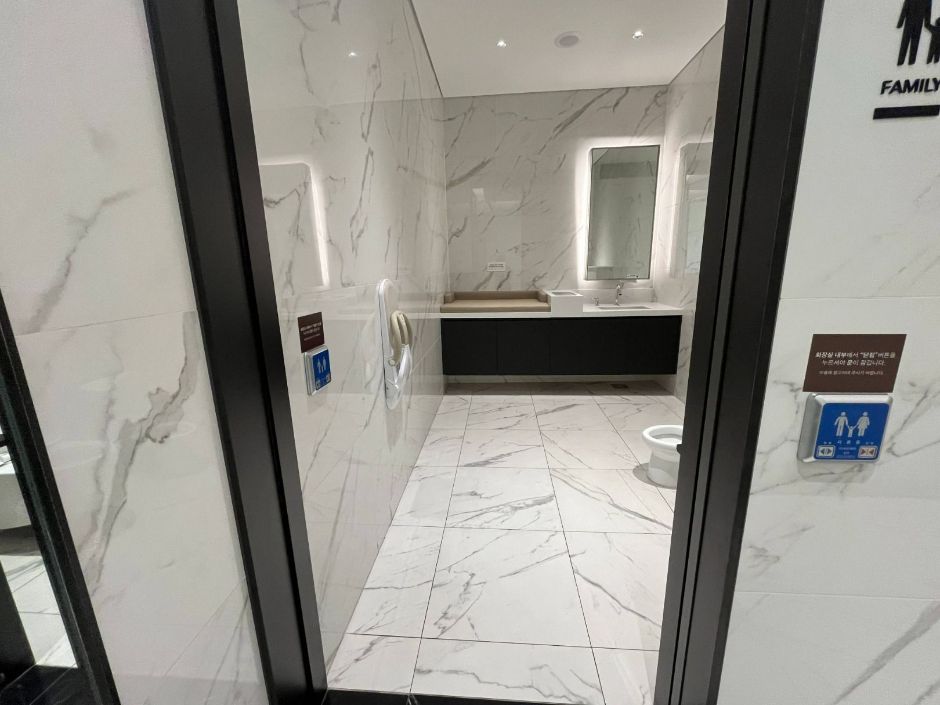 꿀잼도시대전홍보관_패밀리 화장실 (13)