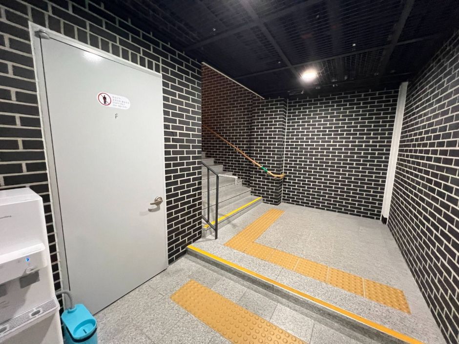 경상북도 발명체험관_2층 올라가는 계단 