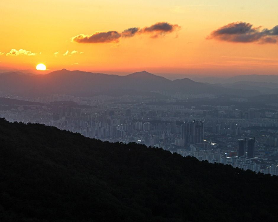 식장산 정상쉼터 (1)