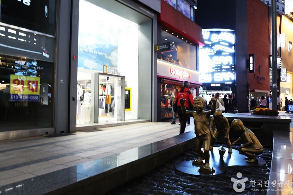 A03454_부산_중구_광복로문화패션거리 (17)