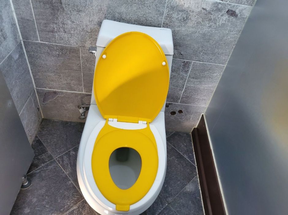 부산 민락해변공원_화장실(유아용변기)