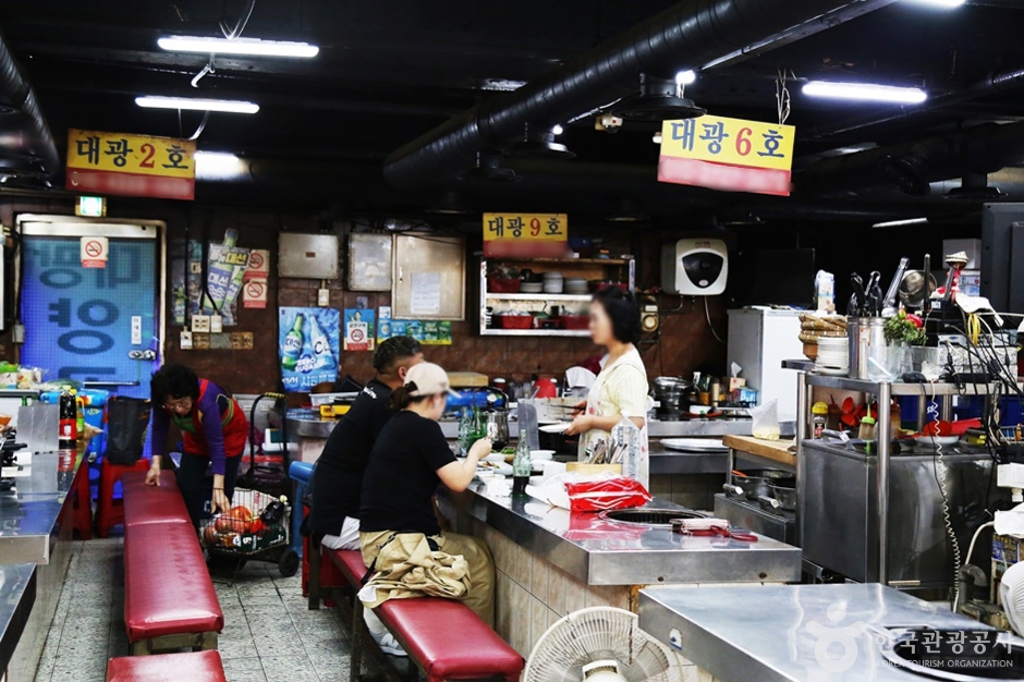 A03453_부산_중구_부산 자갈치 양곱창 골목 (18)