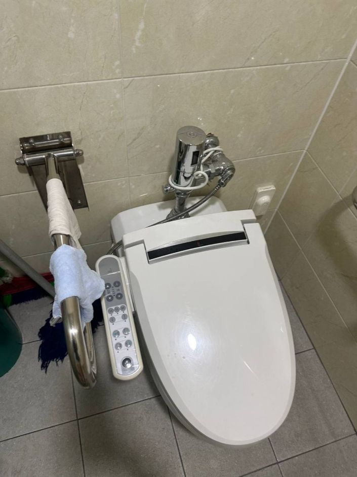 부산 기후변화체험교육관_1층_장애인화장실(여자) 내부(2)