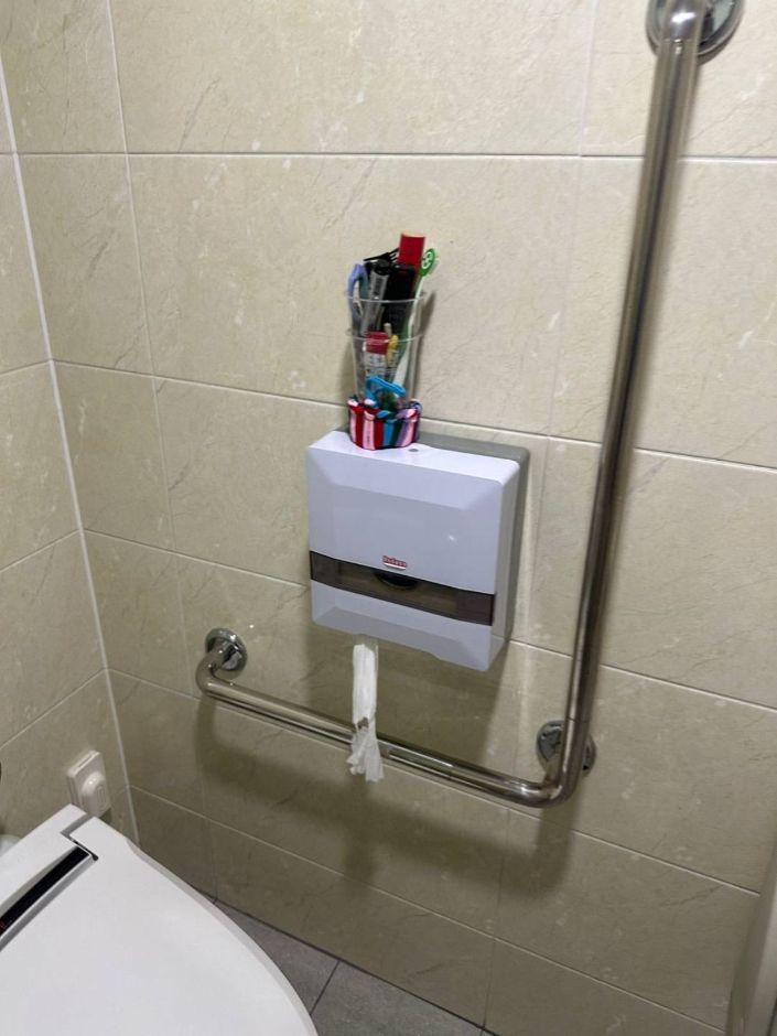 부산 기후변화체험교육관_1층_장애인화장실(여자) 내부(3)