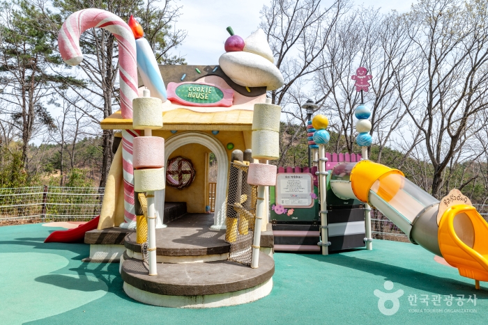 어린이, 어른이 모두 모여라! 부산 롯데월드 어드벤처 24