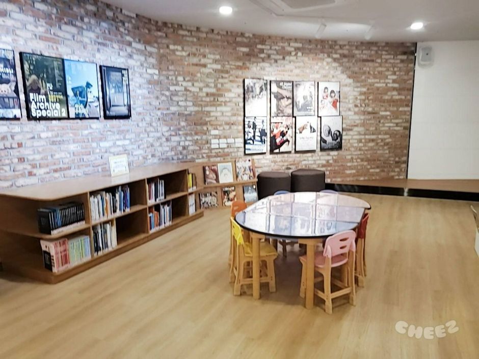 라이브러리 자료실_내부5