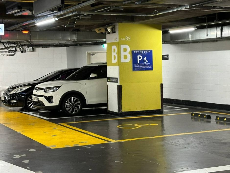 커넥트현대_장애인주차장