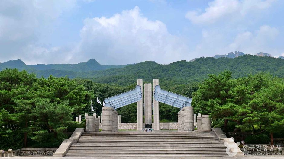 서울_강북_4.19학생혁명기념탑 (1)