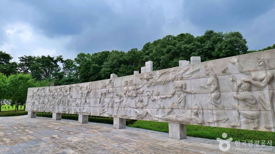 서울_강북_4.19학생혁명기념탑 (4)