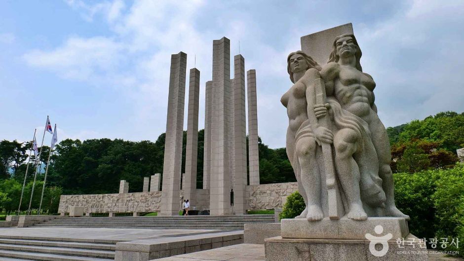 서울_강북_4.19학생혁명기념탑 (6)