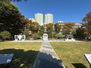 우남 이승만박사 동상