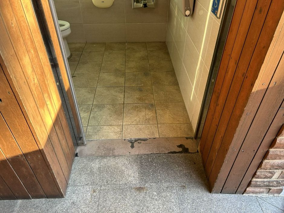 남산순환나들길 장애인 화장실 입구