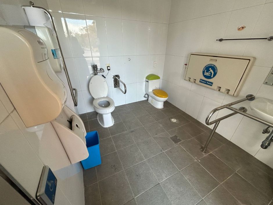 노들나루공원_장애인 화장실 내부