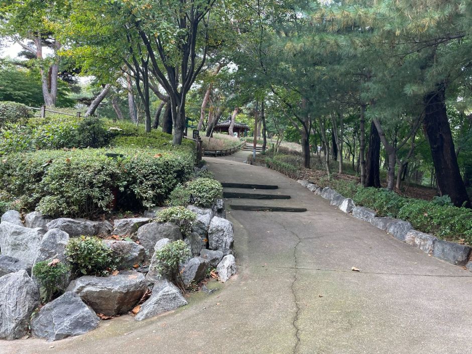 녹번서공원_주출입구1