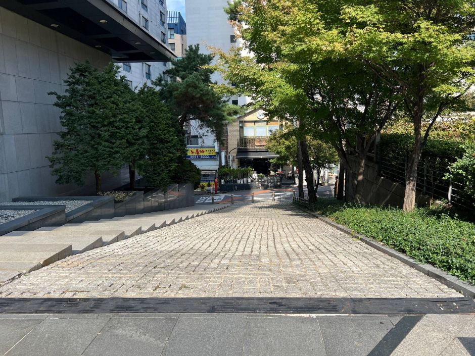 대현문화공원_공원 들어가는 입구 경사로(2)