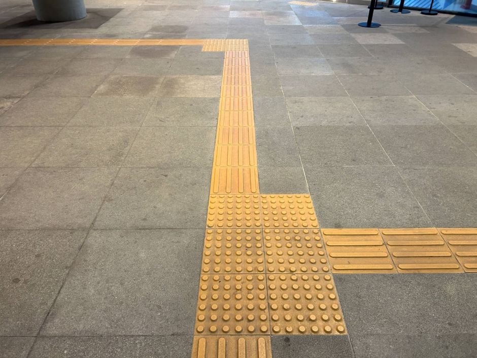 마곡광장_점자블럭