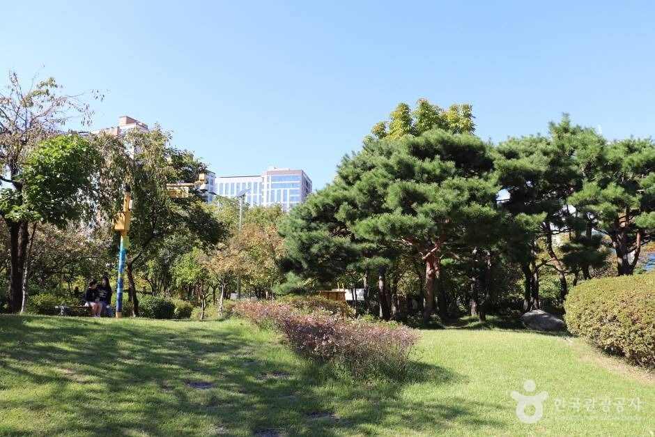 맥아더 사령관 한강방어선 시찰지 (6)_e