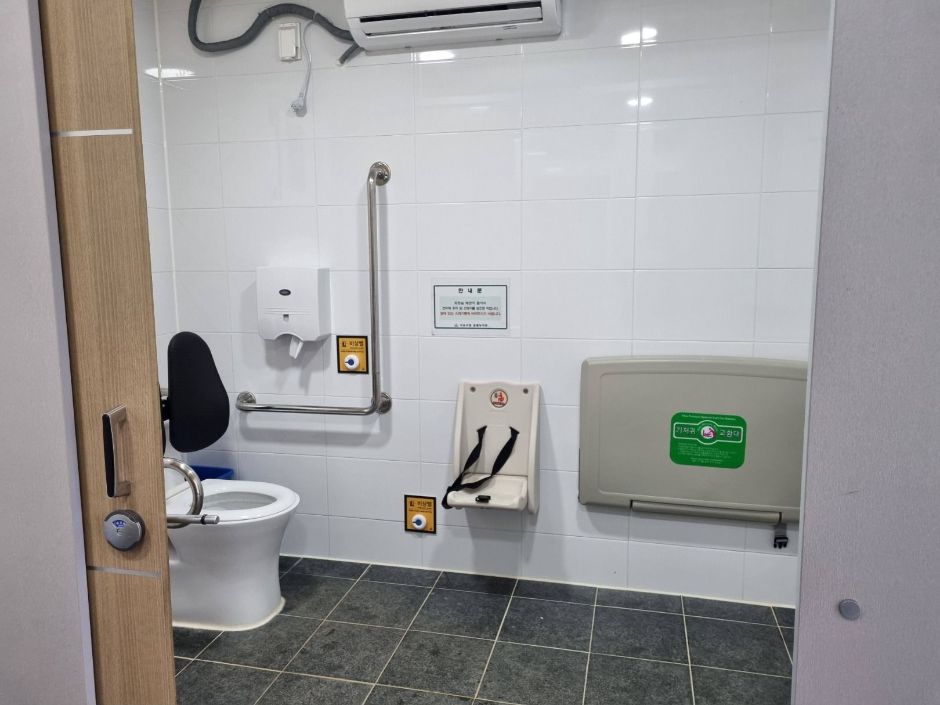 몽마르뜨공원_장애인화장실 (6)