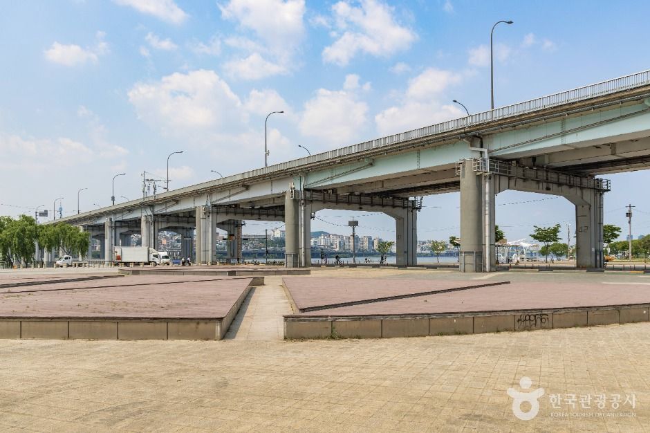 서울_반포한강공원 달빛광장 (5)