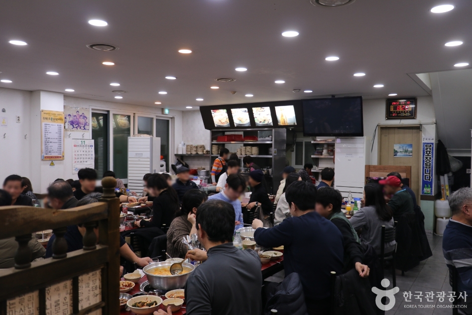 서울 동대문 닭한마리 골목 (2)