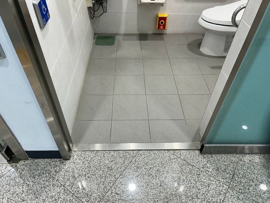 서울물재생체험관_장애인 화장실 입구