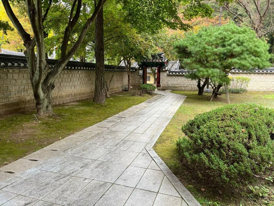 안국사_휠체어 보도 입구