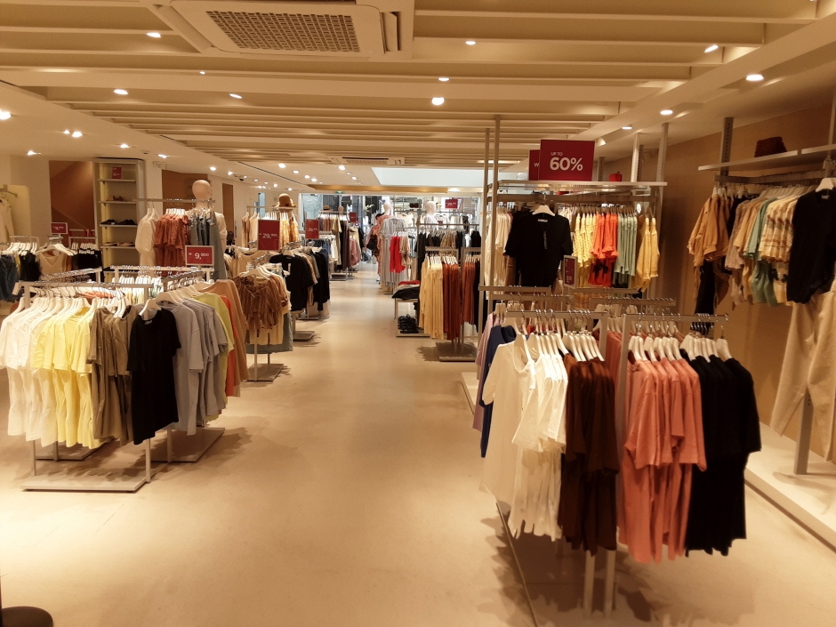 에잇세컨즈 가로수길점_3