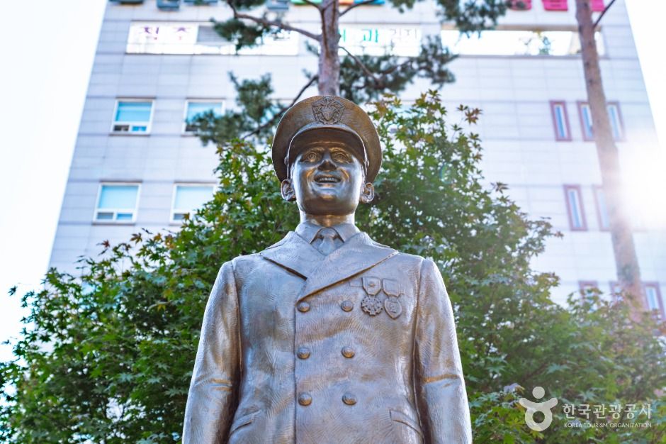 서울_윌리엄해밀턴쇼 동상 (3)