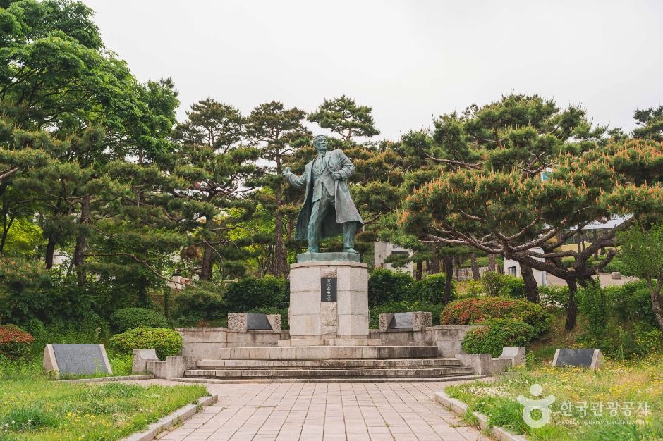 서울_이봉창의사 동상 (2)