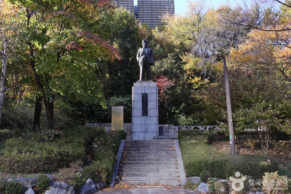 일성이준열사동상 (3)