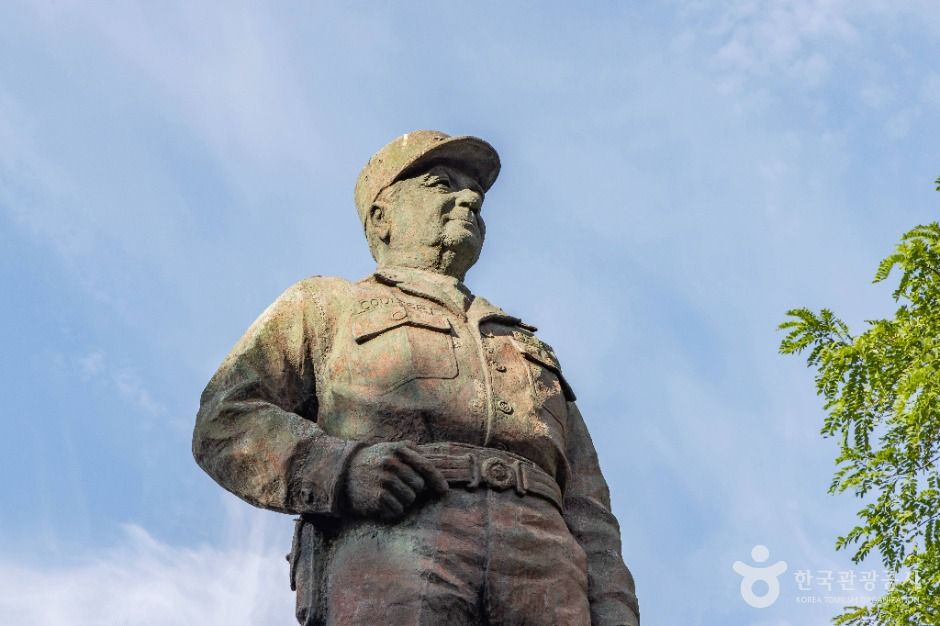 서울_존비코올터장군상 (5)