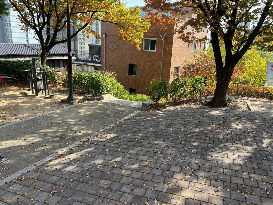 창천근린공원_공원 내부 경사로