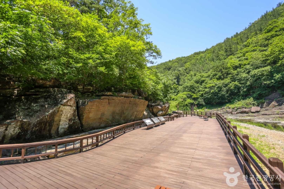 울주 천전리 명문과 암각화 [유네스코 세계유산]