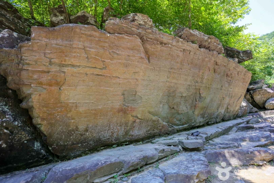 울주 천전리 명문과 암각화 (2)
